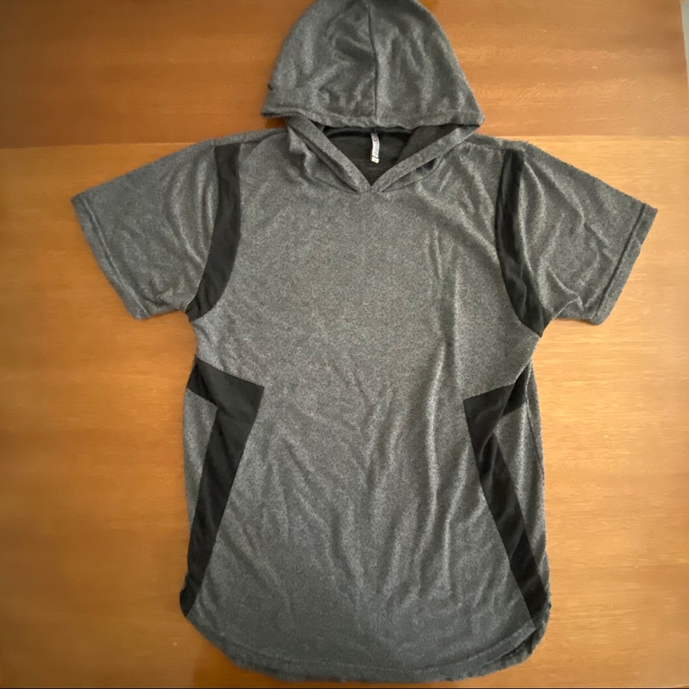 Men’s textured hooded top